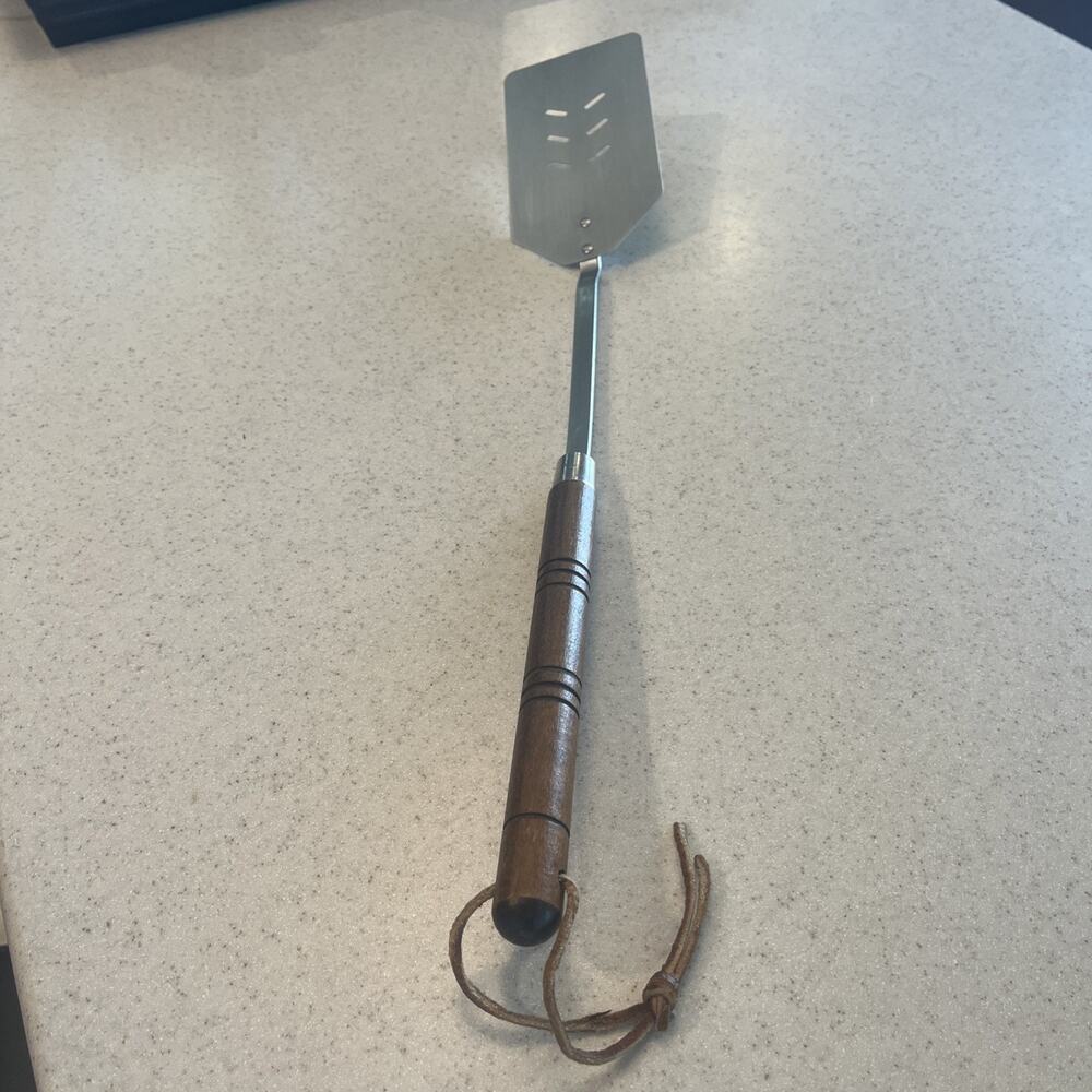 18" Long Wood Handle Barbecue Grill Spatula Meat Flipper With Leather Loop